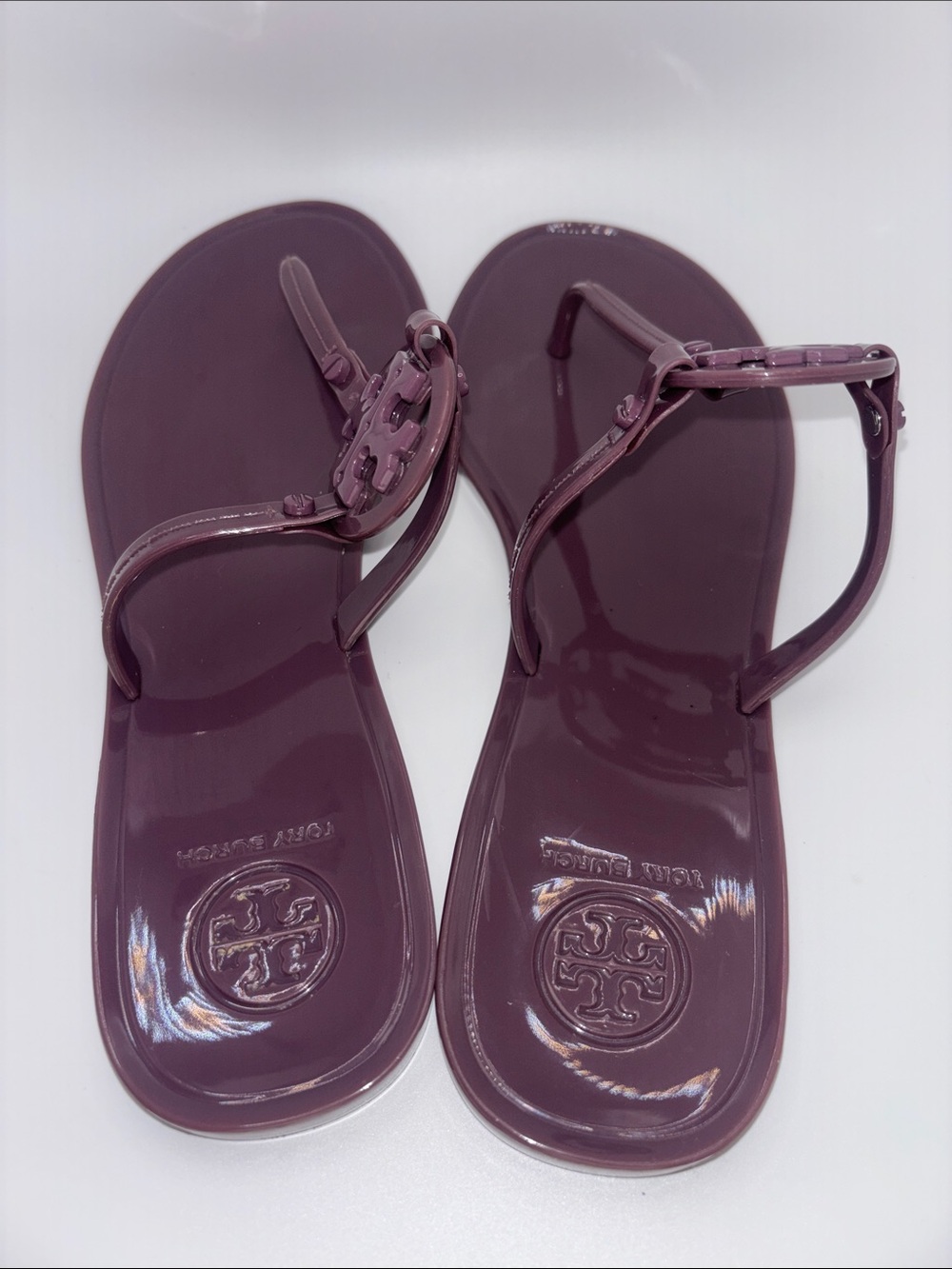Tory Burch Jelly Thong Sandals in Plum - Picture 5 of 8